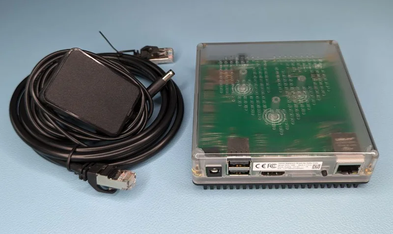 Home Assistant Green with power supply